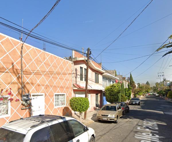 Casa en remate en Benito Juárez (La Aurora), Nezahualcóyotl, México Casa en remate en Benito Juárez (La Aurora), Nezahualcóyotl, México