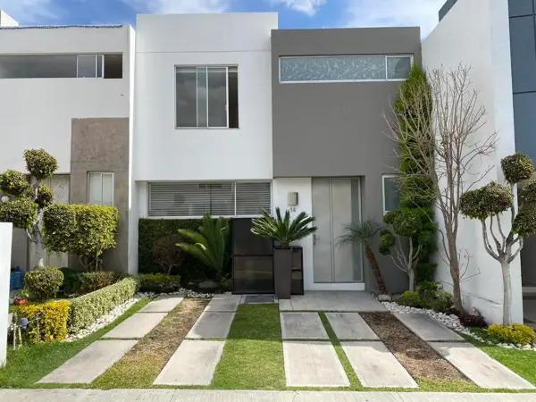 Casa en venta en Lomas del Valle, Puebla, Puebla Casa en venta en Lomas del Valle, Puebla, Puebla