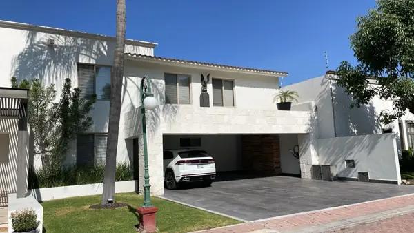 Casa en venta en Ampliación Huertas del Carmen, Corregidora, Querétaro Casa en venta en Ampliación Huertas del Carmen, Corregidora, Querétaro