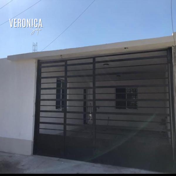 CASA EN VENTA Ubicada entre Av. Ramón Rayón y Av. Santiago Troncoso, CASA EN VENTA Ubicada entre Av. Ramón Rayón y Av. Santiago Troncoso,