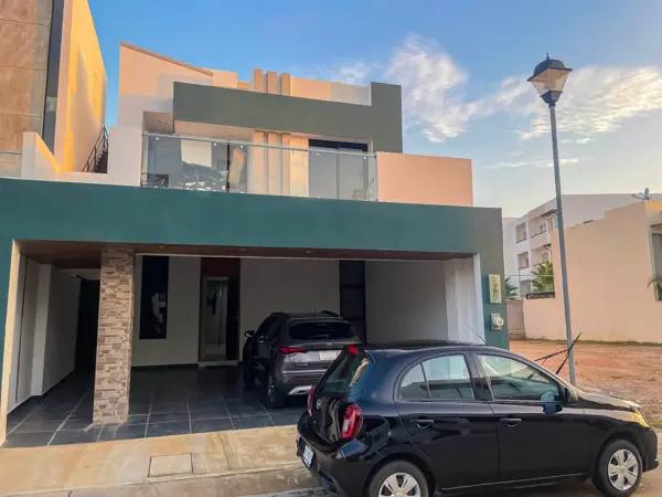 Casa en venta en Altabrisa Residencial, Mazatlán, Sinaloa Casa en venta en Altabrisa Residencial, Mazatlán, Sinaloa