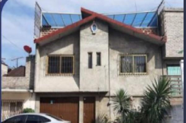 Casa en venta en Ampliación Evolución, Nezahualcóyotl, México Casa en venta en Ampliación Evolución, Nezahualcóyotl, México