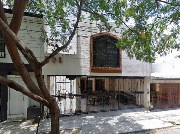 Casa en venta en Valle del Contry, Guadalupe, Nuevo León Casa en venta en Valle del Contry, Guadalupe, Nuevo León
