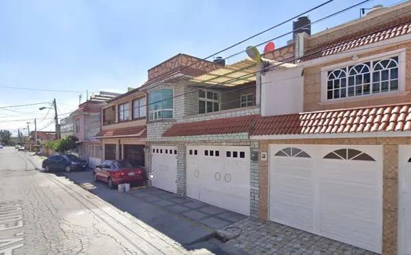 Casa en venta en Santa María Tulpetlac, Ecatepec de Morelos, México Casa en venta en Santa María Tulpetlac, Ecatepec de Morelos, México