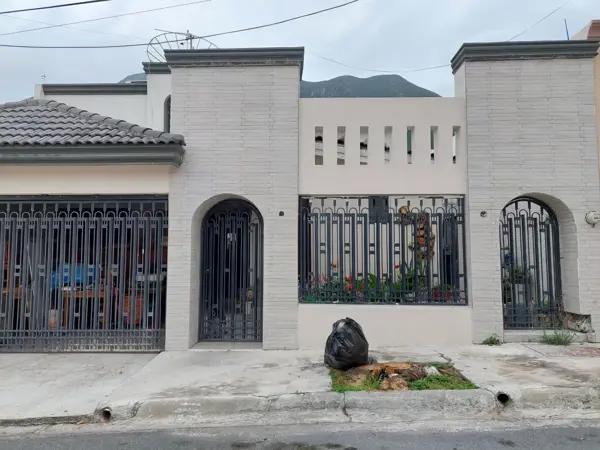 Casa en venta en Lagos del Bosque, Monterrey, Nuevo León Casa en venta en Lagos del Bosque, Monterrey, Nuevo León