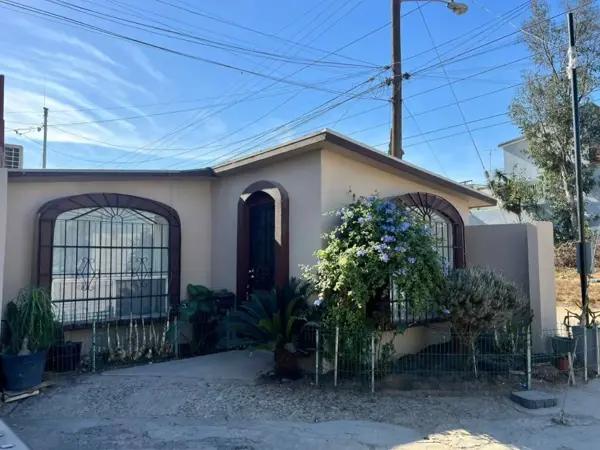 Casa en venta en Villa Floresta, Tijuana, Baja California Casa en venta en Villa Floresta, Tijuana, Baja California