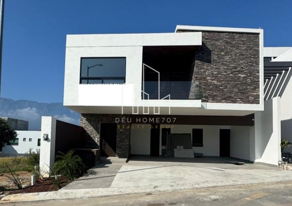 Casa en venta en Bosques de las Misiones Sector Encino, Santiago, Nuevo León Casa en venta en Bosques de las Misiones Sector Encino, Santiago, Nuevo León