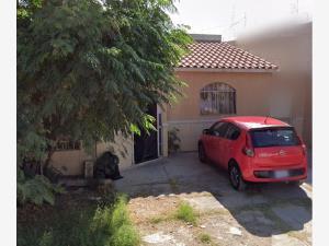 Casa en venta en Ampliación Fuentes del Sur, Torreón, Coahuila de Zaragoza Casa en venta en Ampliación Fuentes del Sur, Torreón, Coahuila de Zaragoza