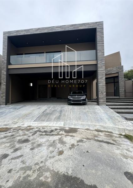 Casa en venta en Bosques de las Misiones Sector Encino, Santiago, Nuevo León Casa en venta en Bosques de las Misiones Sector Encino, Santiago, Nuevo León