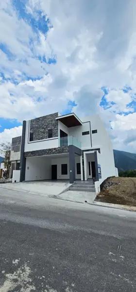 Casa en venta en Alamosur, Santiago, Nuevo León Casa en venta en Alamosur, Santiago, Nuevo León