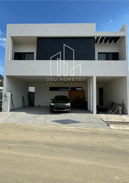 Casa en venta en Pedregal de la Montaña, Monterrey, Nuevo León Casa en venta en Pedregal de la Montaña, Monterrey, Nuevo León