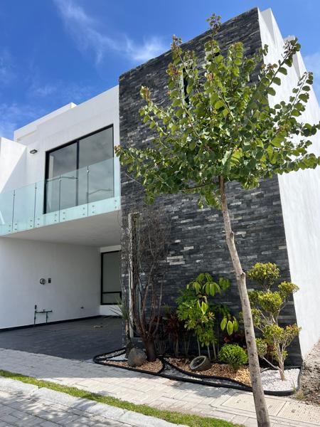 Casa en venta en Lomas de Angelópolis, San Andrés Cholula, Puebla Casa en venta en Lomas de Angelópolis, San Andrés Cholula, Puebla