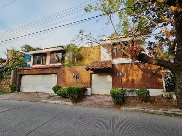 Casa en venta en Los Pinos Jiutepec, Jiutepec, Morelos Casa en venta en Los Pinos Jiutepec, Jiutepec, Morelos