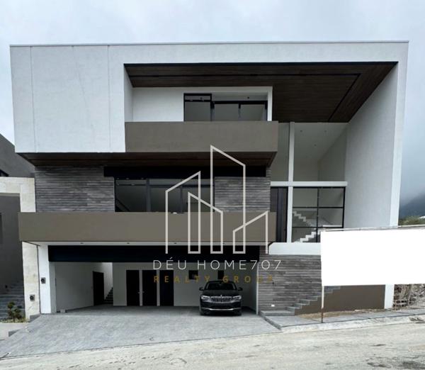 Casa en venta en Bosques de las Misiones Sector Reserva, Santiago, Nuevo León Casa en venta en Bosques de las Misiones Sector Reserva, Santiago, Nuevo León