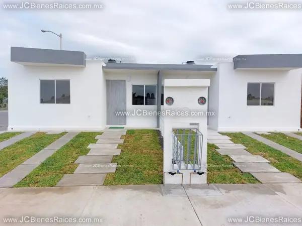 Casa en Venta Cerca del Aeropuerto , por tan solo $720,000 Casa en Venta Cerca del Aeropuerto , por tan solo $720,000