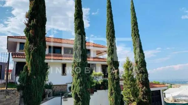 Casa en Venta en El Palomar, Tlajomulco de Zúñiga, Jalisco - Amplia Propiedad Habitacional Casa en Venta en El Palomar, Tlajomulco de Zúñiga, Jalisco - Amplia Propiedad Habitacional