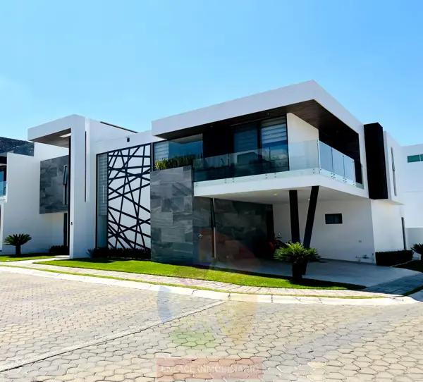 Casa en Venta en Esquina, Parque Michoacán en Lomas de Angelópolis Cascatta Casa en Venta en Esquina, Parque Michoacán en Lomas de Angelópolis Cascatta